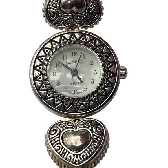 Women's Vintage Style Heart Band Watch 24mm - New Battery - Adjustable Band - Picture 1 of 9